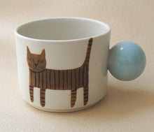 Load image into Gallery viewer, Handmade Ceramic Cup- White Cup with Blue andle/Cat