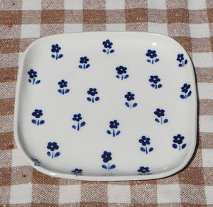 Small Handmade Ceramic Plate- small daisies