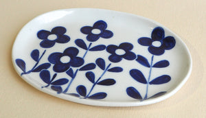 Small Handmade Ceramic Plate- daisies- oval