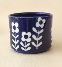 Load image into Gallery viewer, Handmade Ceramic Cup- Blue Cup/ White Flower
