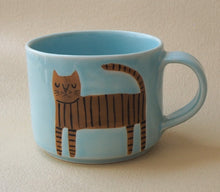 Load image into Gallery viewer, Handmade Ceramic Cup- Blue Cup/ Brown Cat
