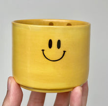 Load image into Gallery viewer, Handmade Ceramic Cup- Smily Face
