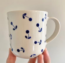 Load image into Gallery viewer, Handmade Ceramic Cup- Flowers
